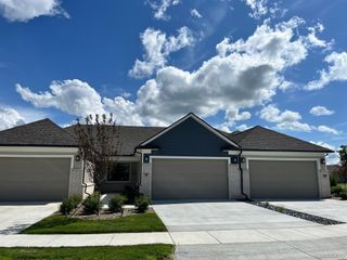 10457 Pickerel Lake Drive, Brighton Twp, MI 48116