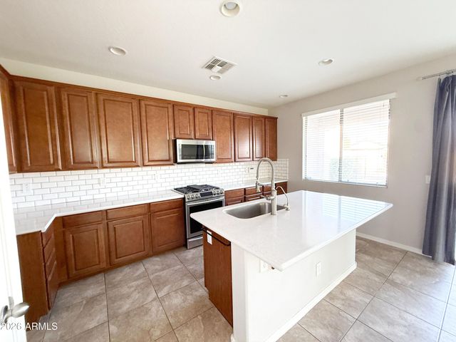 27507 N 54th Lane, Phoenix, AZ 85083