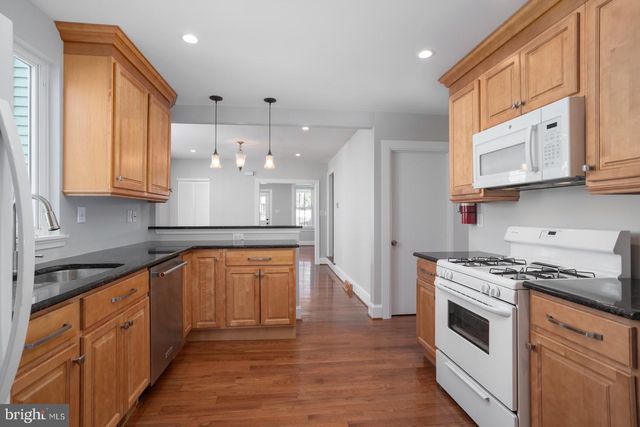 228 MILL ST, Moorestown, NJ 08057