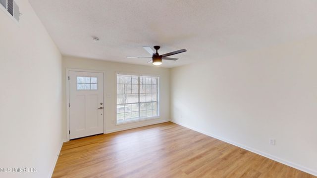 5656 Mississippi 301, Horn Lake, MS 38637