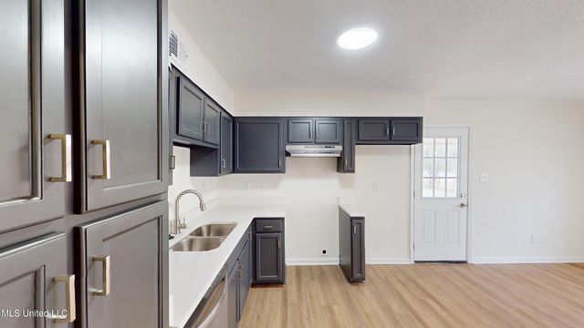 5656 Mississippi 301, Horn Lake, MS 38637