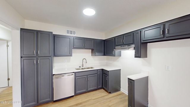 5656 Mississippi 301, Horn Lake, MS 38637