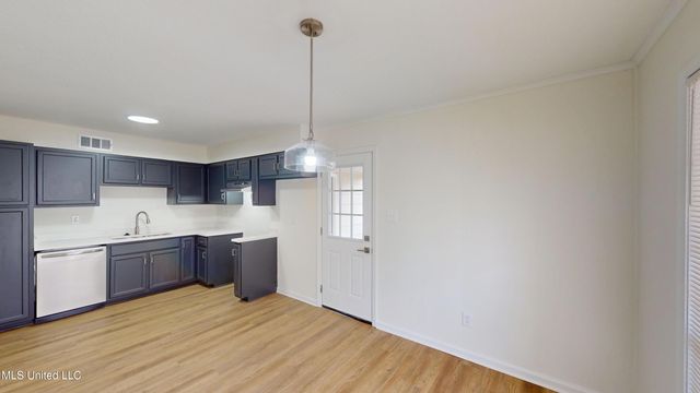 5656 Mississippi 301, Horn Lake, MS 38637