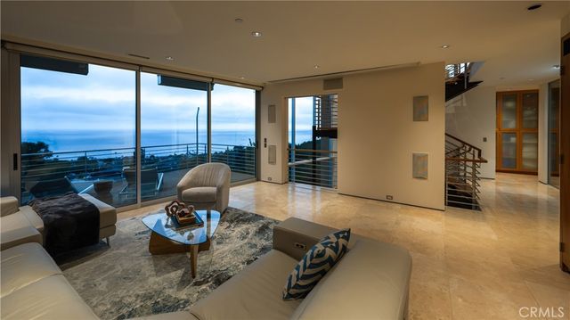856 Diamond Street, Laguna Beach, CA 92651