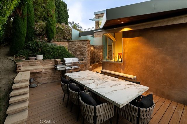 856 Diamond Street, Laguna Beach, CA 92651