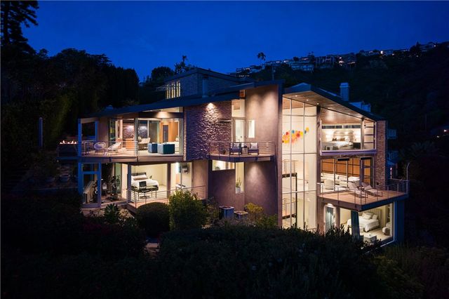 856 Diamond Street, Laguna Beach, CA 92651