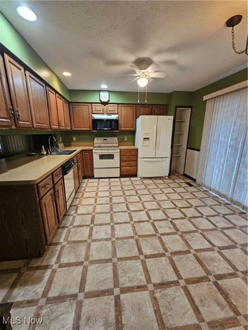 7722 Regency Drive, Walton Hills, OH 44146