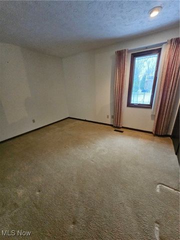 7722 Regency Drive, Walton Hills, OH 44146