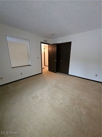 7722 Regency Drive, Walton Hills, OH 44146