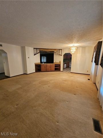 7722 Regency Drive, Walton Hills, OH 44146