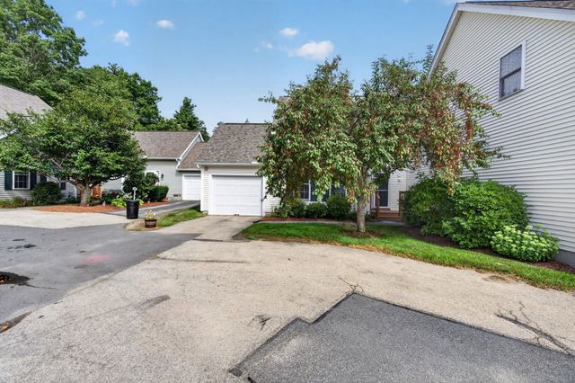 11 Echo Shore Drive, Merrimack, NH 03054