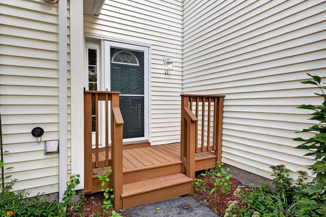 11 Echo Shore Drive, Merrimack, NH 03054