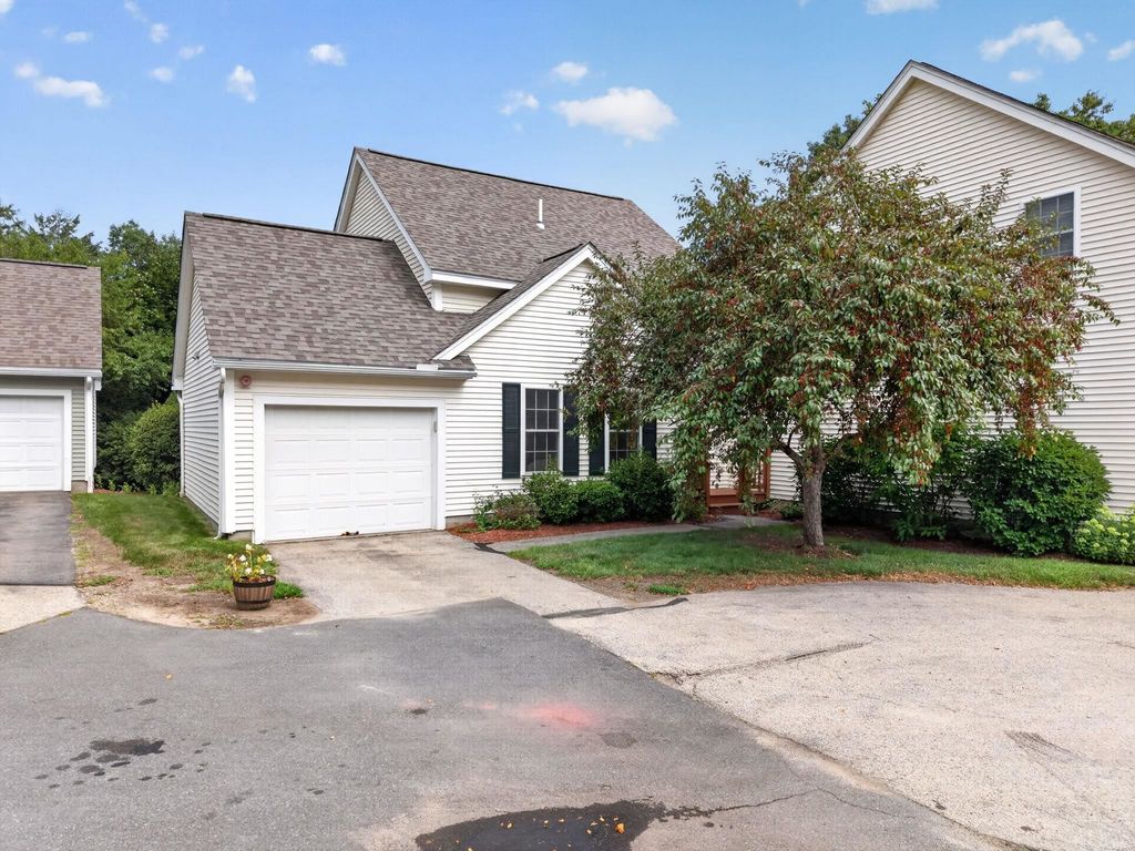 11 Echo Shore Drive, Merrimack, NH 03054