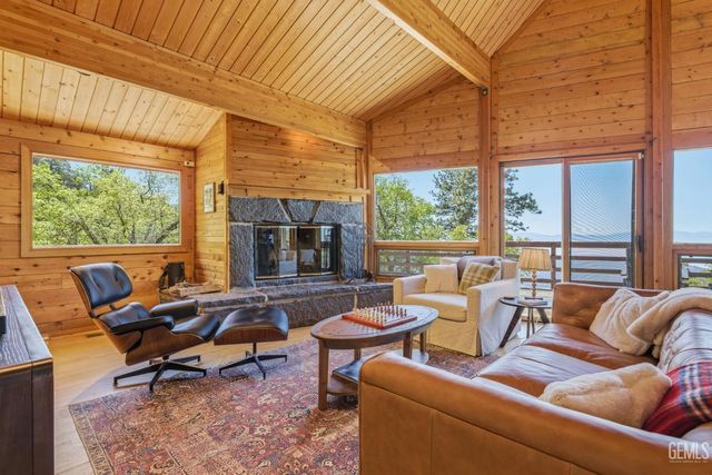 26660 Cedar Creek Court, Tehachapi, CA 93561