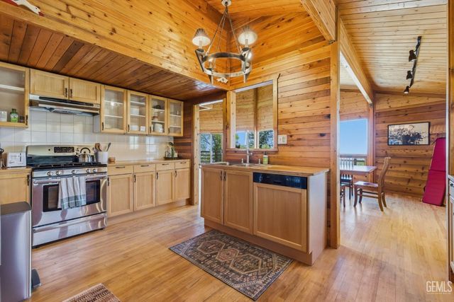 26660 Cedar Creek Court, Tehachapi, CA 93561