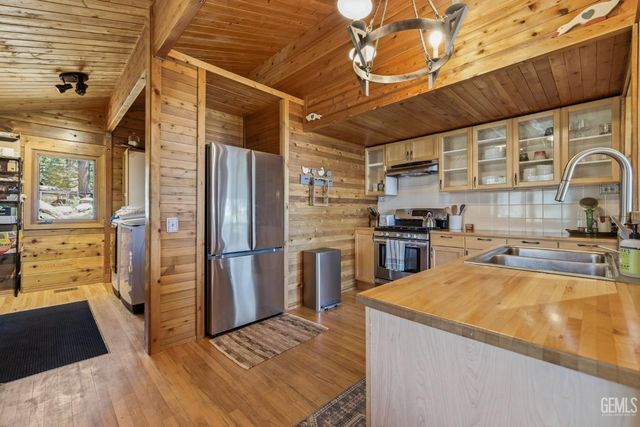 26660 Cedar Creek Court, Tehachapi, CA 93561