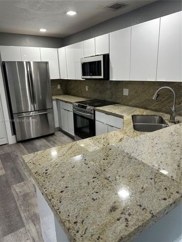 15981 SW 54th Ter 0, Miami, FL 33185