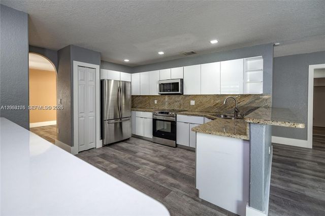 15981 SW 54th Ter 0, Miami, FL 33185