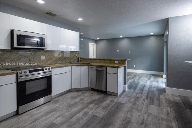 15981 SW 54th Ter 0, Miami, FL 33185