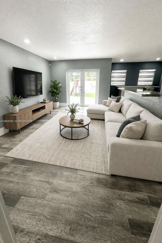 15981 SW 54th Ter 0, Miami, FL 33185