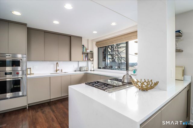 11 Lafayette Court APT 5B, Greenwich, CT 06830