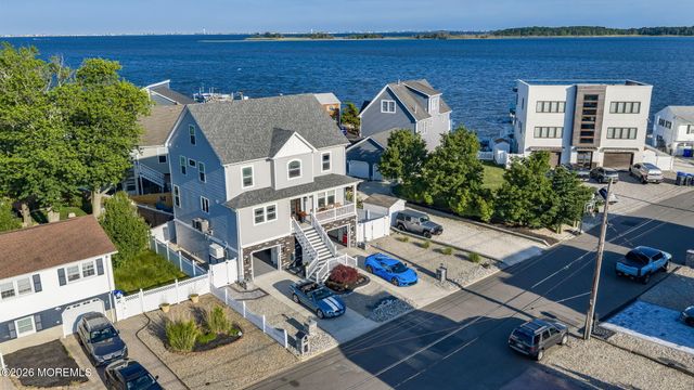 13 Lagoon Drive E, Toms River, NJ 08753