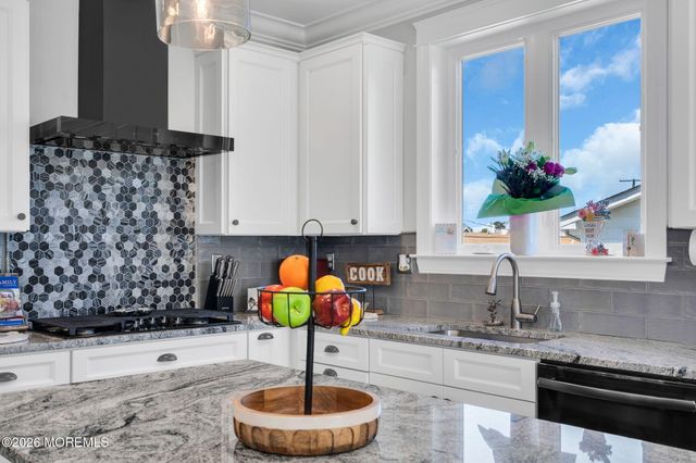 13 Lagoon Drive E, Toms River, NJ 08753