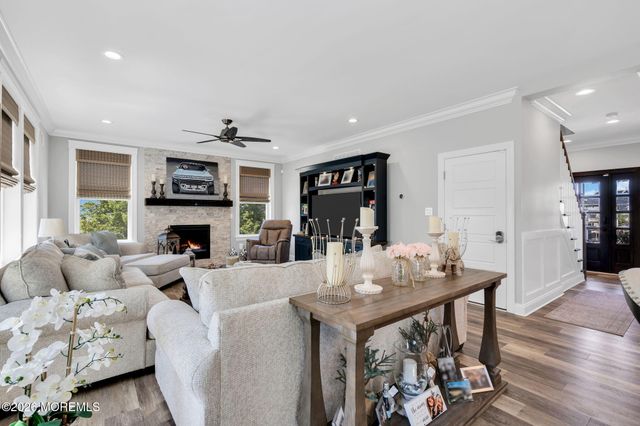 13 Lagoon Drive E, Toms River, NJ 08753
