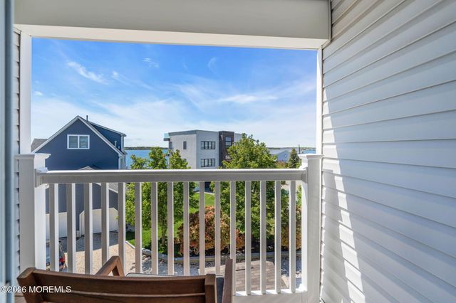13 Lagoon Drive E, Toms River, NJ 08753