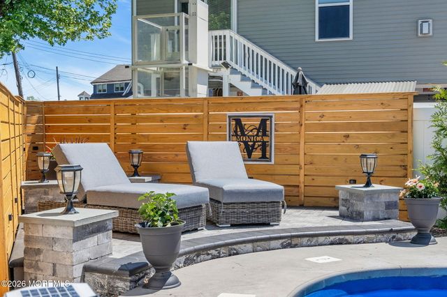 13 Lagoon Drive E, Toms River, NJ 08753