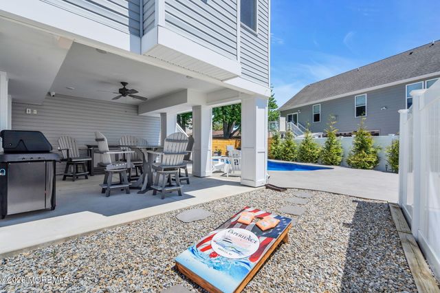 13 Lagoon Drive E, Toms River, NJ 08753