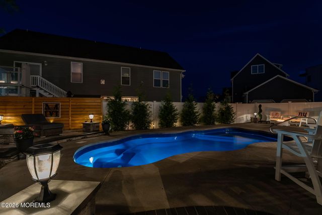 13 Lagoon Drive E, Toms River, NJ 08753
