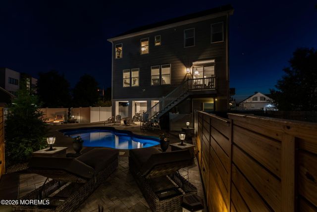 13 Lagoon Drive E, Toms River, NJ 08753