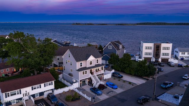 13 Lagoon Drive E, Toms River, NJ 08753
