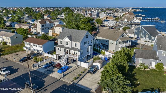 13 Lagoon Drive E, Toms River, NJ 08753