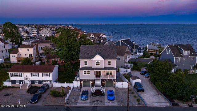 13 Lagoon Drive E, Toms River, NJ 08753