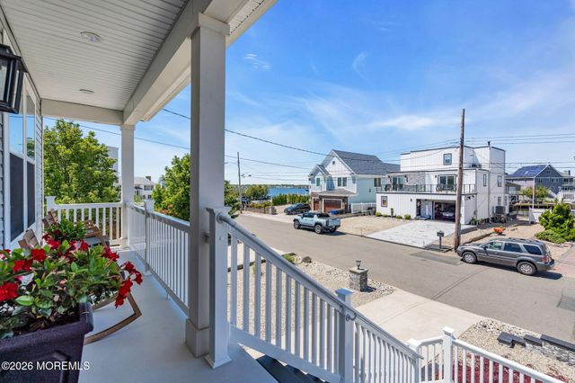 13 Lagoon Drive E, Toms River, NJ 08753
