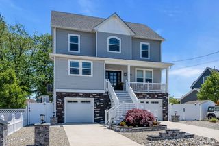 13 Lagoon Drive E, Toms River, NJ 08753