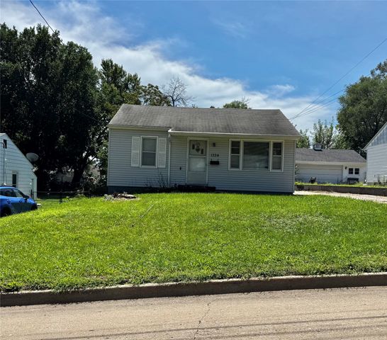 1334 Wade Street, Des Moines, IA 50315