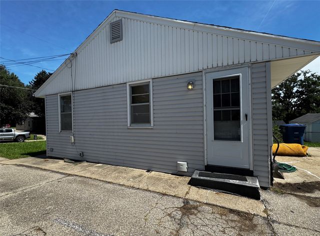 1334 Wade Street, Des Moines, IA 50315