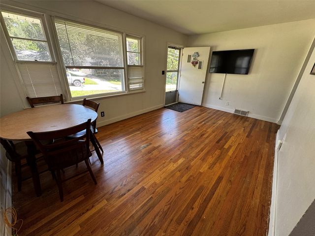 1334 Wade Street, Des Moines, IA 50315