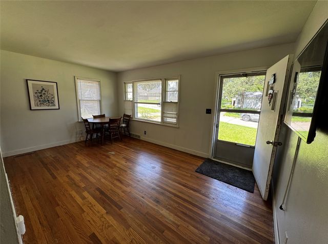 1334 Wade Street, Des Moines, IA 50315