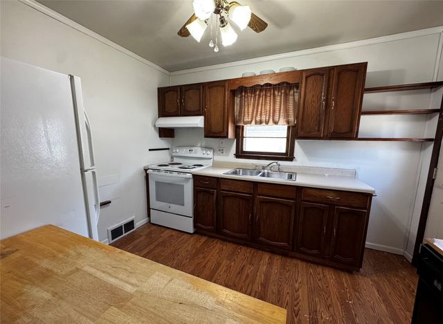 1334 Wade Street, Des Moines, IA 50315