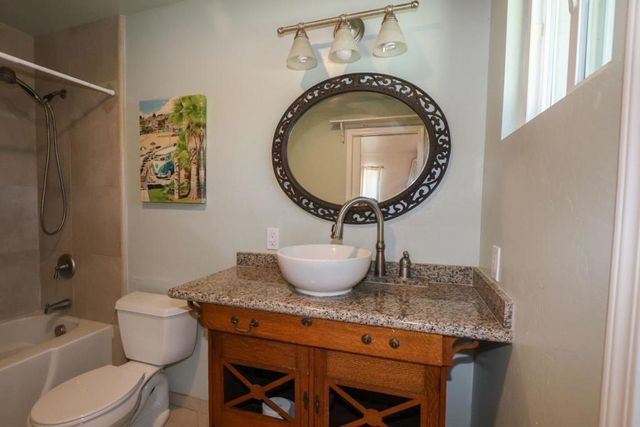 142 Sir Francis Court, Capitola, CA 95010