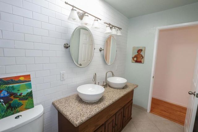 142 Sir Francis Court, Capitola, CA 95010