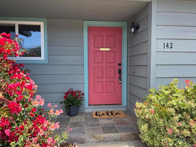 142 Sir Francis Court, Capitola, CA 95010