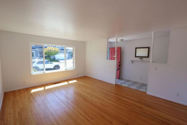 142 Sir Francis Court, Capitola, CA 95010