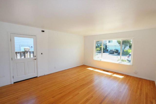 142 Sir Francis Court, Capitola, CA 95010