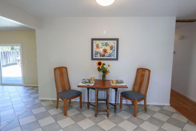 142 Sir Francis Court, Capitola, CA 95010