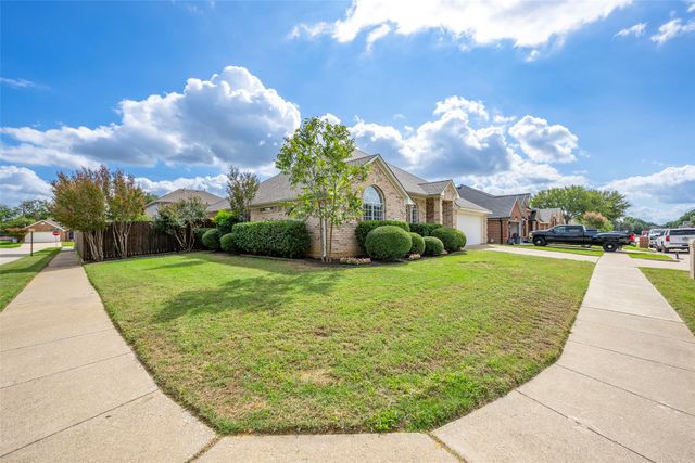 7036 Herman Jared Drive, North Richland Hills, TX 76182